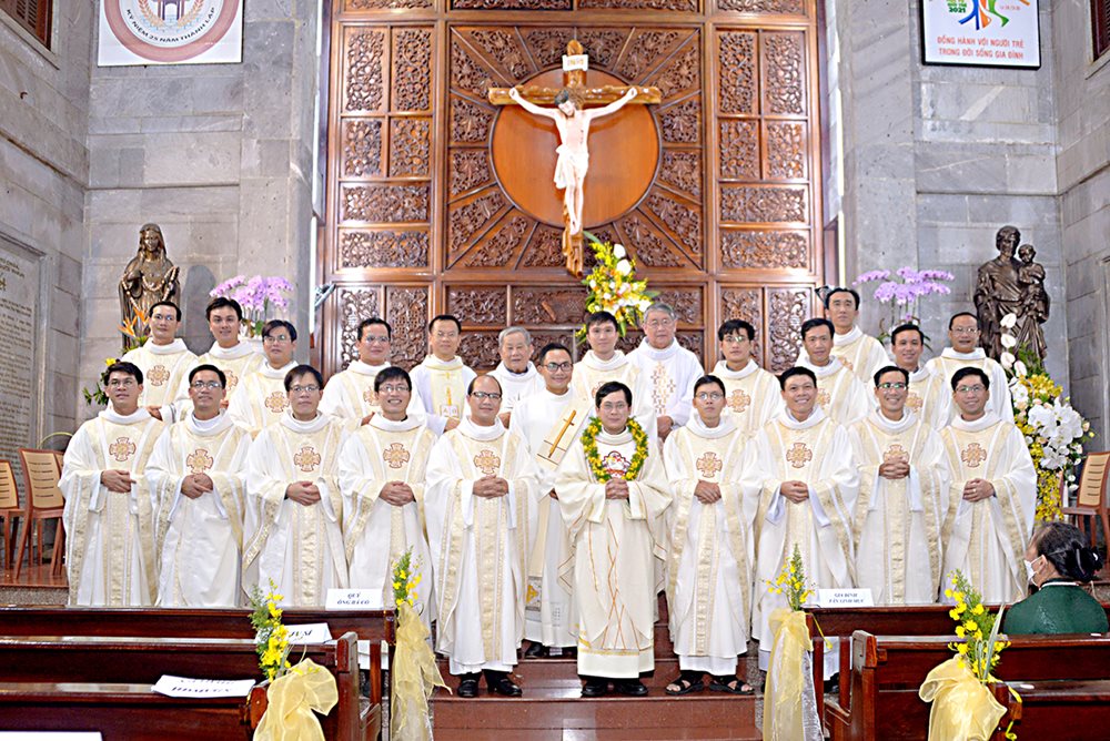 Giáo xứ Vĩnh Hòa: Tân linh mục Phanxicô Xaviê Đoàn Hữu Hòa dâng lễ tạ ơn ngày 31.10.2021