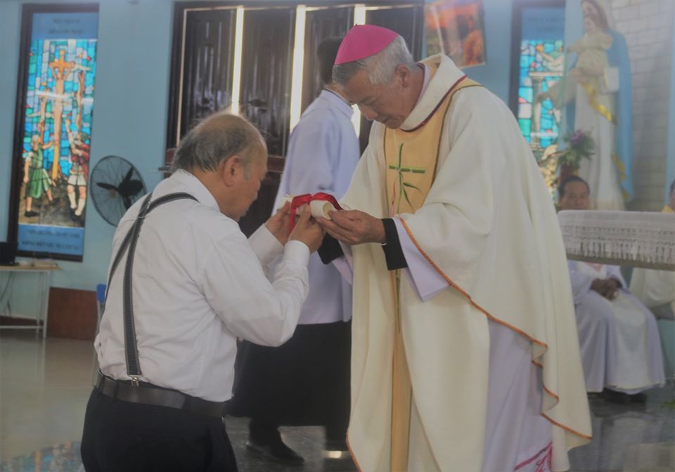 Thánh lễ nhận sắc phong Đức Ông của Cha Phêrô Nguyễn Chí Thiết