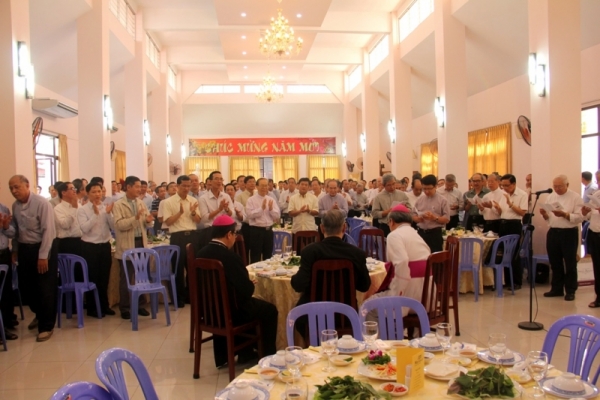 Linh mục đoàn Tổng Giáo phận Sài Gòn họp mặt Tất niên và chúc Tết ĐTGM, ĐHY, Đức cha phụ tá Giuse