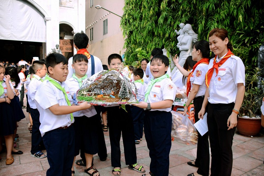 16-12-25-TN-GX-Vinh-Hoa-Ruoc-Chua-đen-voi-cac-ban-co-HCKK-(12)-(Copy).jpg